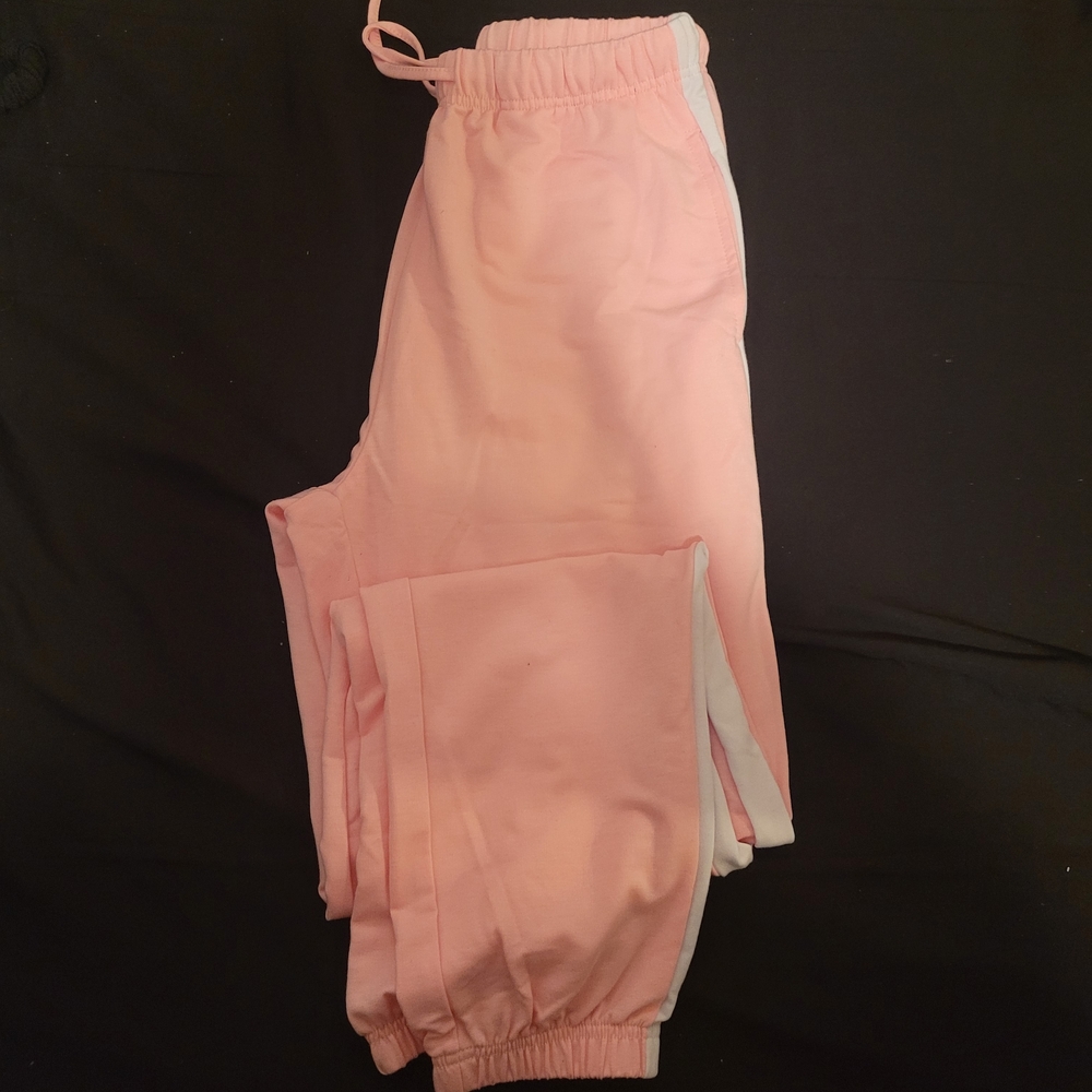 Pink Lounge Set - Picture 5 of 5